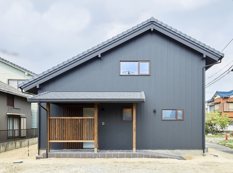 悠久な時代を紡ぎ出す平屋建住宅